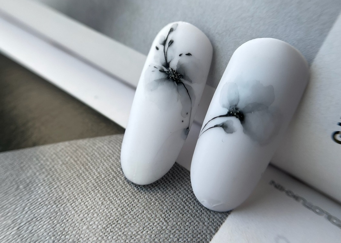 Акварель - дизайн для ногтей