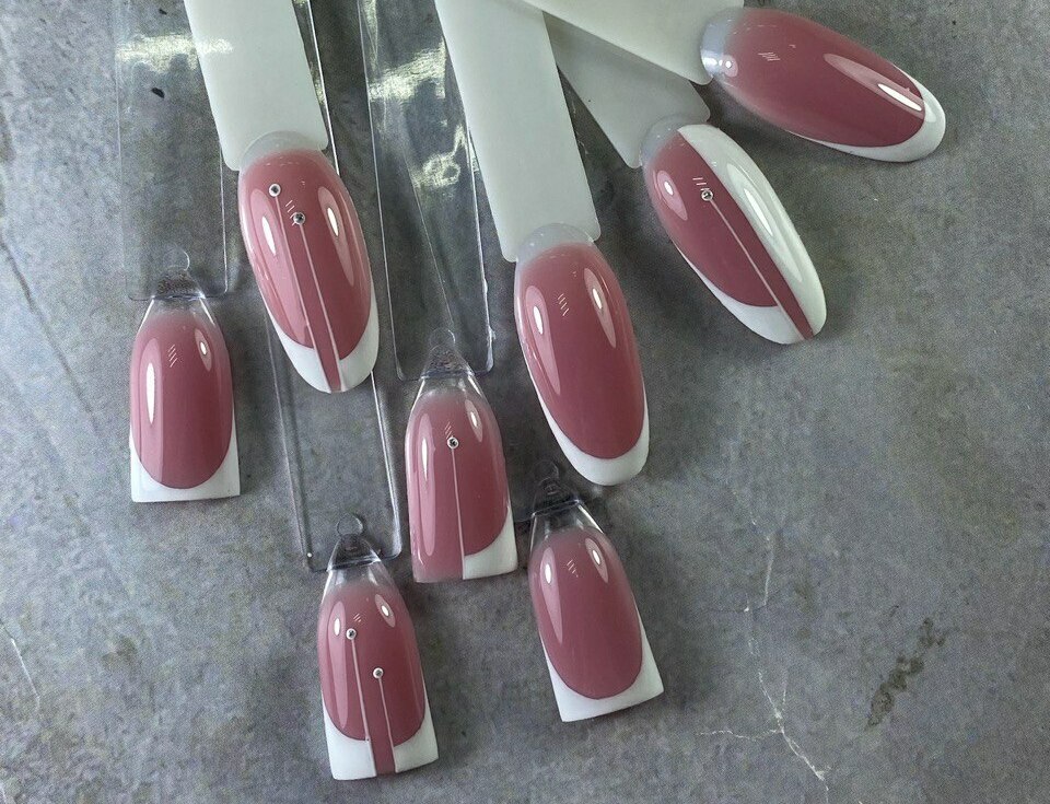 Френч на типсах + геометрия